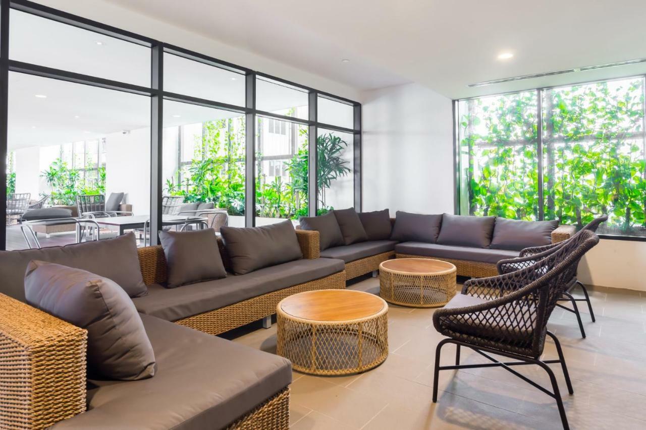 Est Suites Bangsar By Airhost クアラルンプール エクステリア 写真
