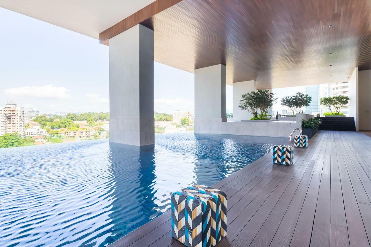 Est Suites Bangsar By Airhost クアラルンプール エクステリア 写真